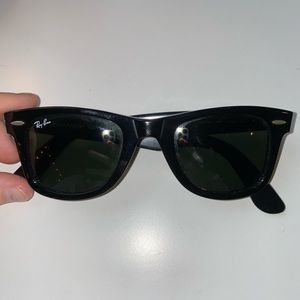 Black Ray Bans